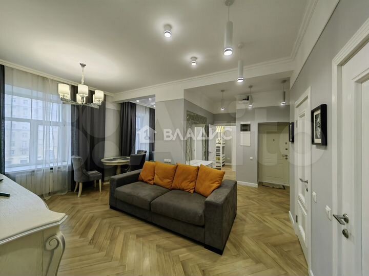 2-к. квартира, 67 м², 4/8 эт.