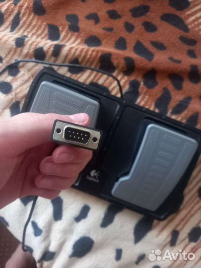 Игровой руль с педалями logitech