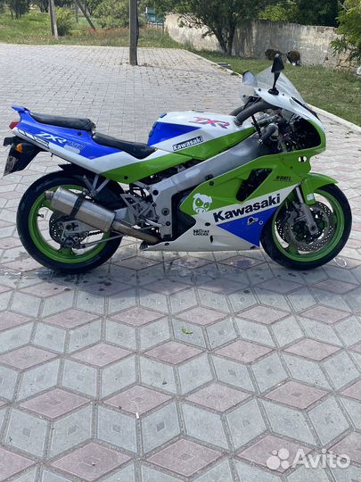 Kawasaki zx750r