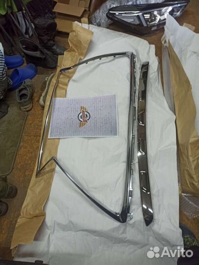 Молдинг решетки радиатора Lexus NX 2017-2022