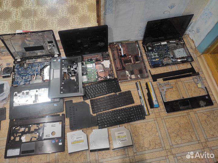Разбор ноутбуков Lenovo и Toshiba