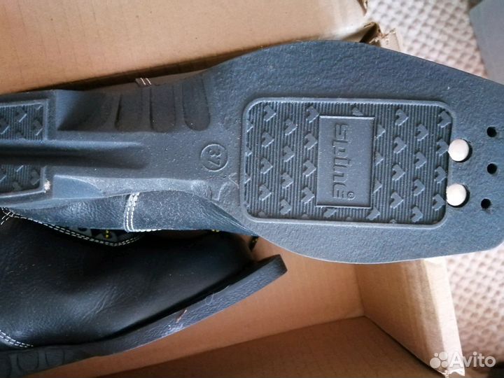 Лыжные ботинки новые