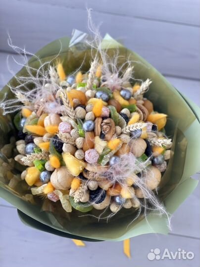 Съедобный букет из сухофруктов