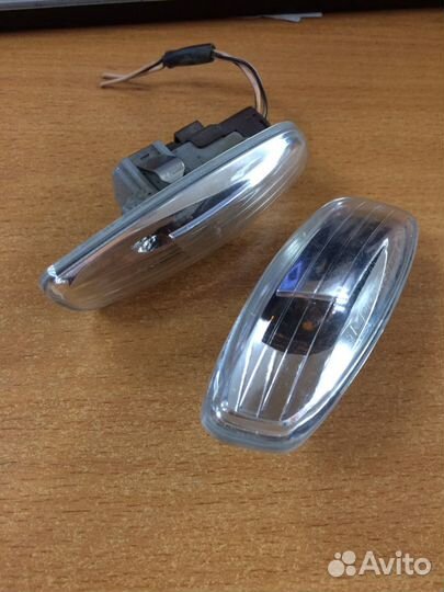 Peugeot Citroen повторитель поворота правый б/у