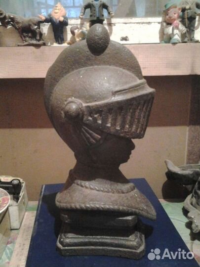 Бюст чугунный