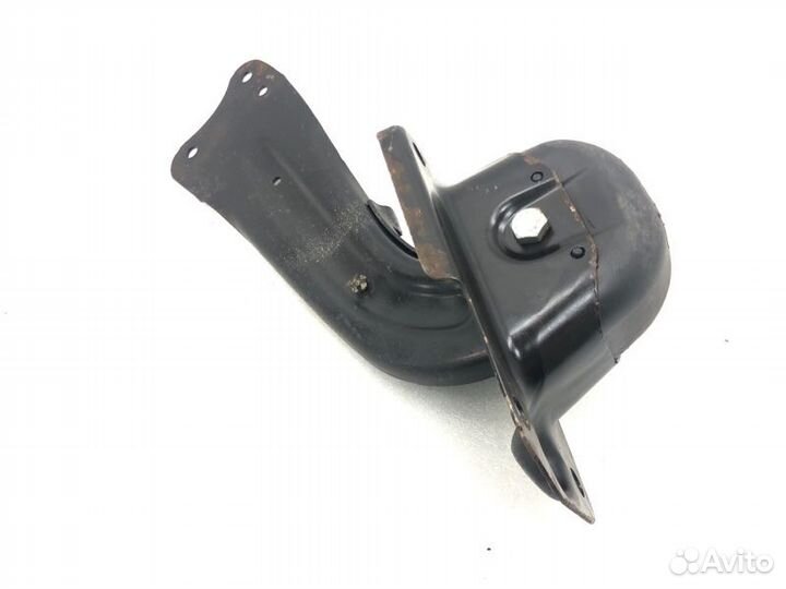 Кронштейн балки задний правый Volkswagen Jetta 1K2