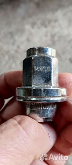 Колесные гайки