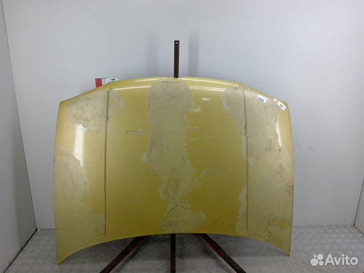 Капот Volkswagen Golf