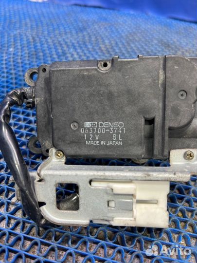 Моторчик заслонок отопителя Toyota Sprinter седан