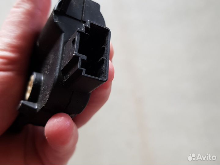 Моторчик заслонки печки Bosch VW Passat B6 CC Tig