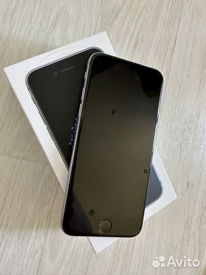 Телефон iPhone 6