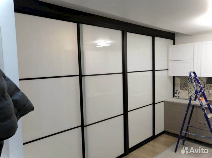 Стеклянная перегородка