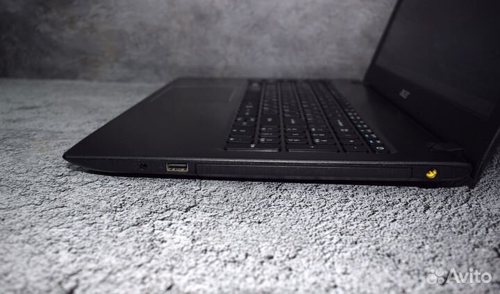 Ноутбук acer на Core i5-7200U/ 940MX/ full HD