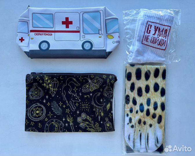 Мерч hooked on books