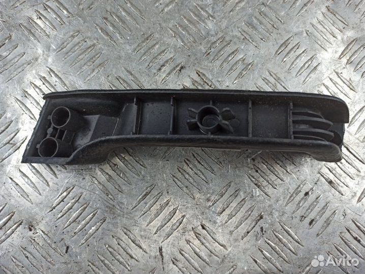 Ручка двери внутренняя Audi 100 C3