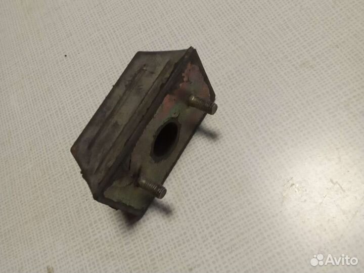 Подушка двигателя