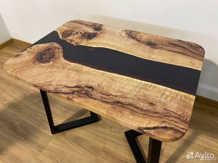Кухонный стол лофт 'Casual Flat'