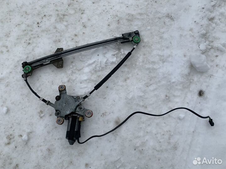 Стеклоподъемник с моторчиком Ауди 100/А6 С4