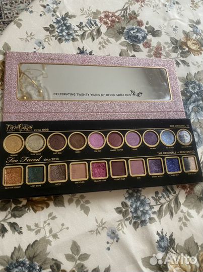 Палетка теней too faced