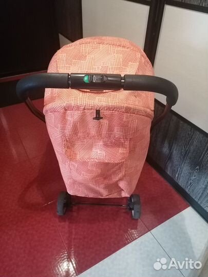 Прогулочная коляска