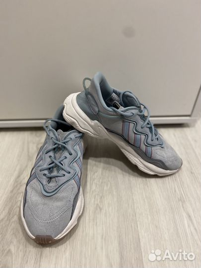 Кроссовки adidas ozweego