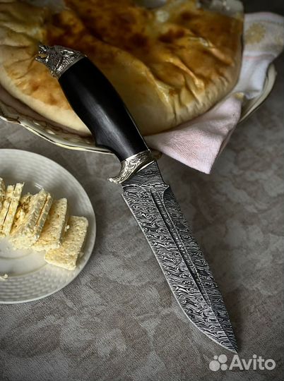 Нож из дамасской стали