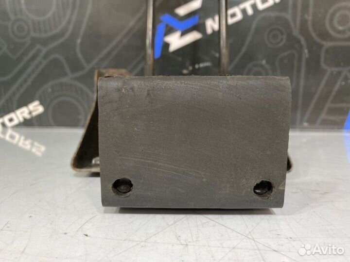 Кронштейн замка капота Chevrolet Trailblazer