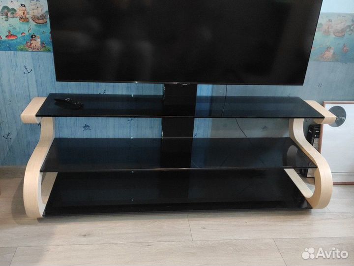 Стеклянная тумба