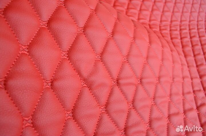 Стеганая экокожа красная рисунок ромб