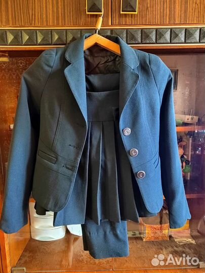 Продам костюм четвёрку