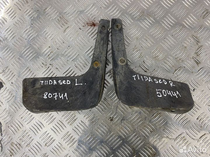 Брызговик Ниссан Тиида Седан