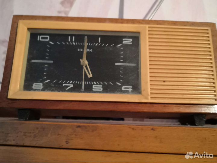 Часы будильник СССР