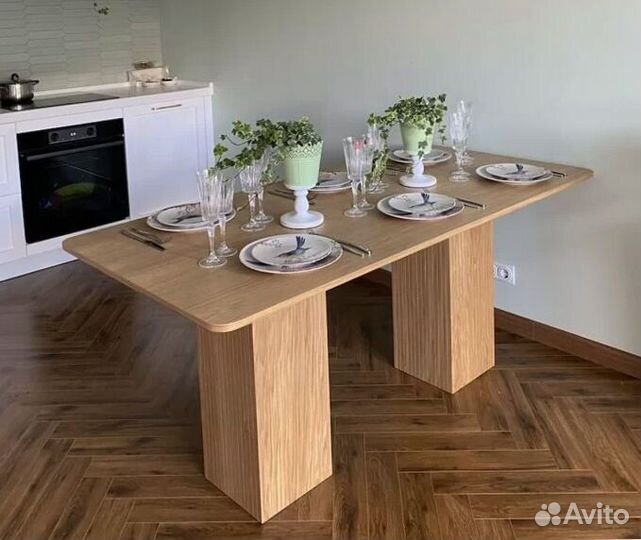 Стол на двойном реечном подстолье