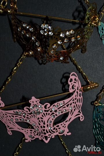 202005 Маска La gioia Spilla metallo con strass