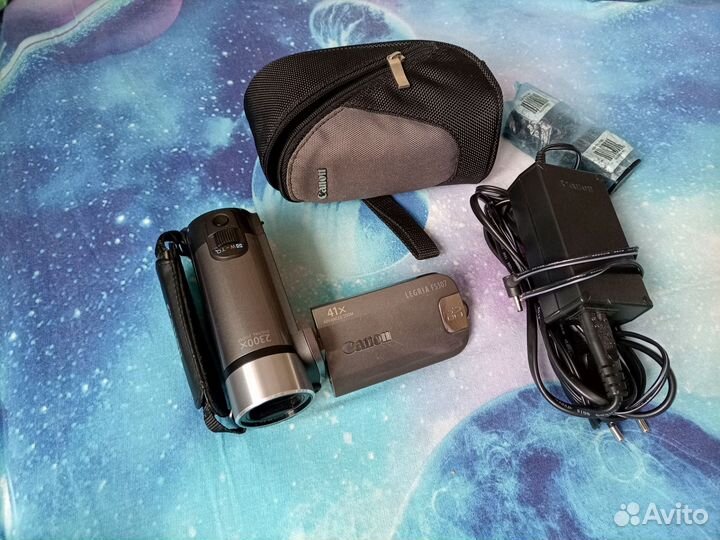 Видеокамера canon