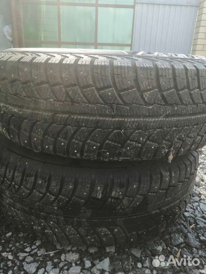 Matador MP 30 Sibir Ice 2 215/65 R16