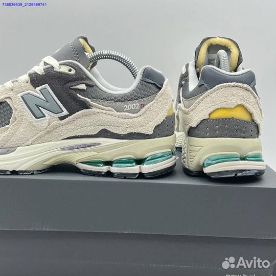 New Balance 2002R