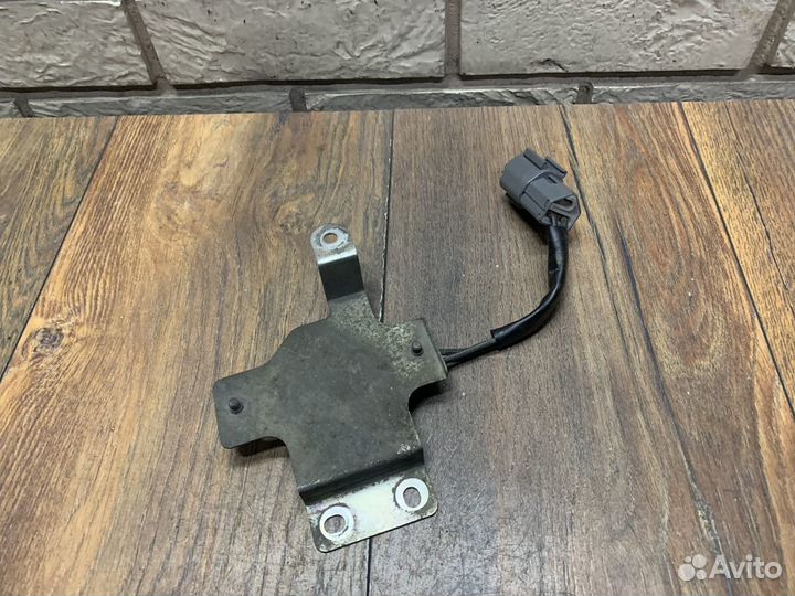 Nissan Tiida Блок управления вентилятором