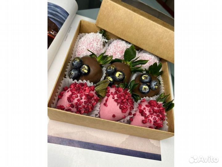 Клубника в шоколаде, букет из клубники KBK-1289