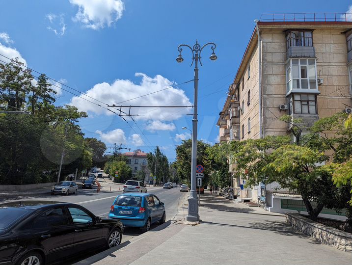 Сдам, 1 линия Гоголя, первый этаж, помещение 77 м2