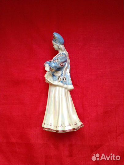 Статуэтка фарфор танцующая девушка (Дулево)