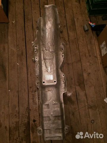 Центральный теплоэкран выхлопа