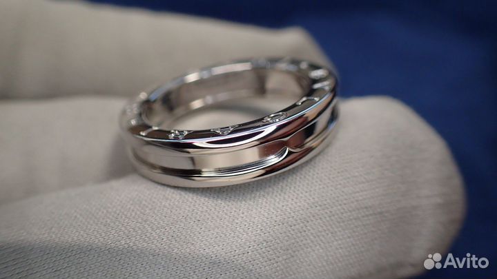Золотое кольцо Bvlgari B.Zero1