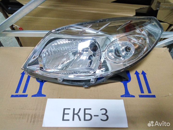 Фара левая Renault Sandero 1 2009-2014