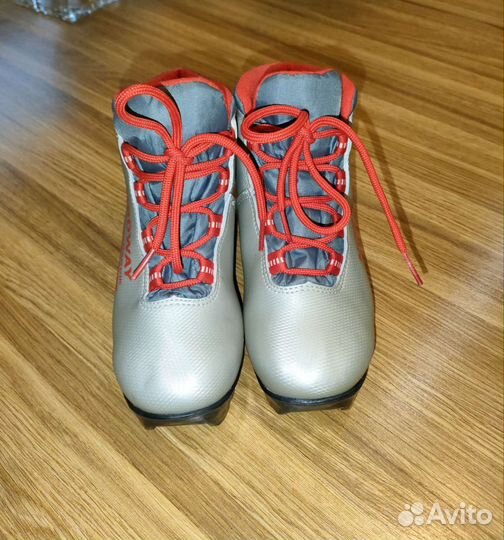 Лыжные ботинки детские 33 размер