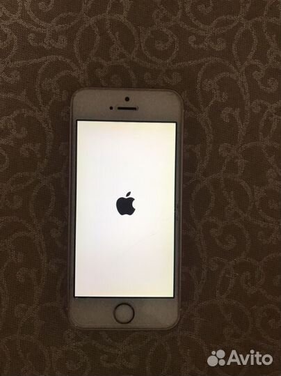 Телефон iPhone se