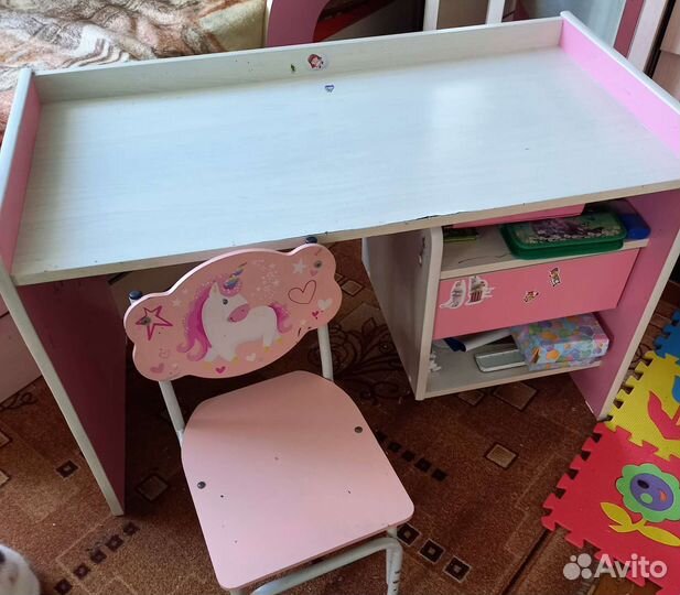 Стол школьный
