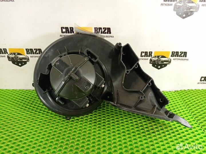 Моторчик отопителя Volvo S80