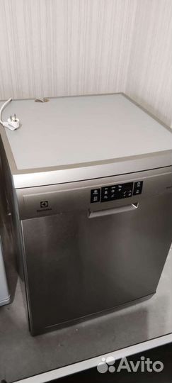 Кухня с техникой бу 2,60м