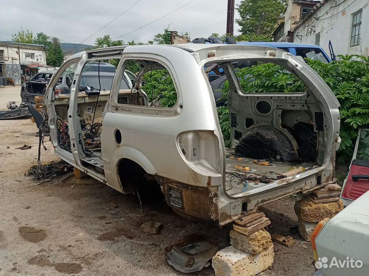 Chrysler voyager dodge caravan кузов частями